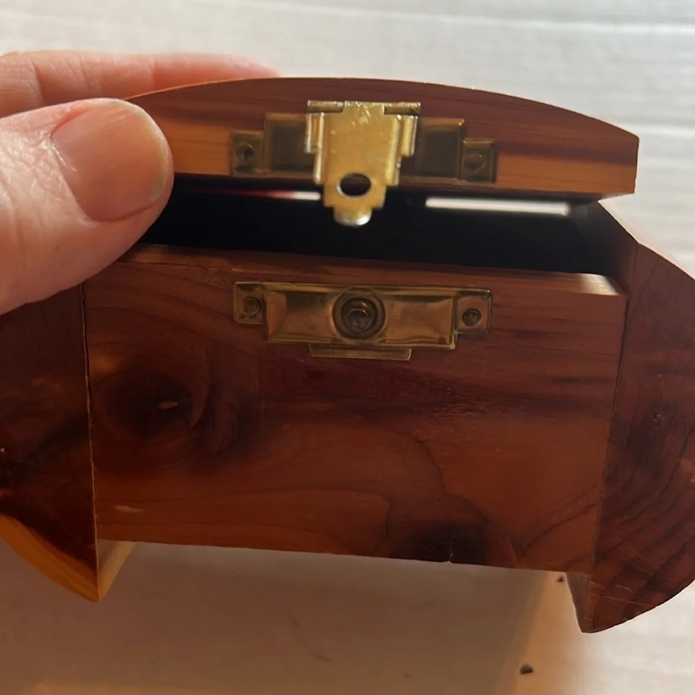 VTG 1950s-wooden trinket box-latch and hinges jewelry box. Kimball, Nebraska.